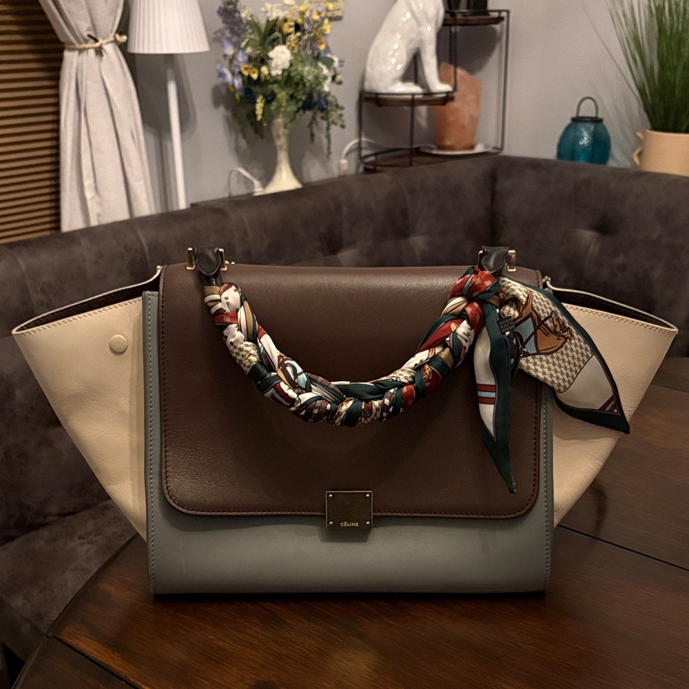 Celine tri-color leather trapeze bag 30cm. Authentic.